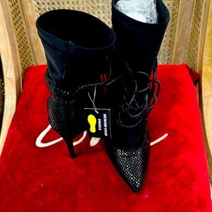 Fashion Nova black embossed texture pointed toe 4inch